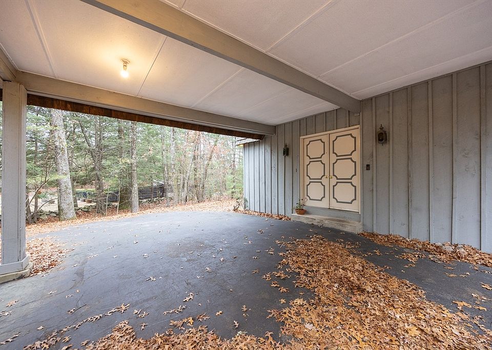 1st image of 90 Blueberry Ln