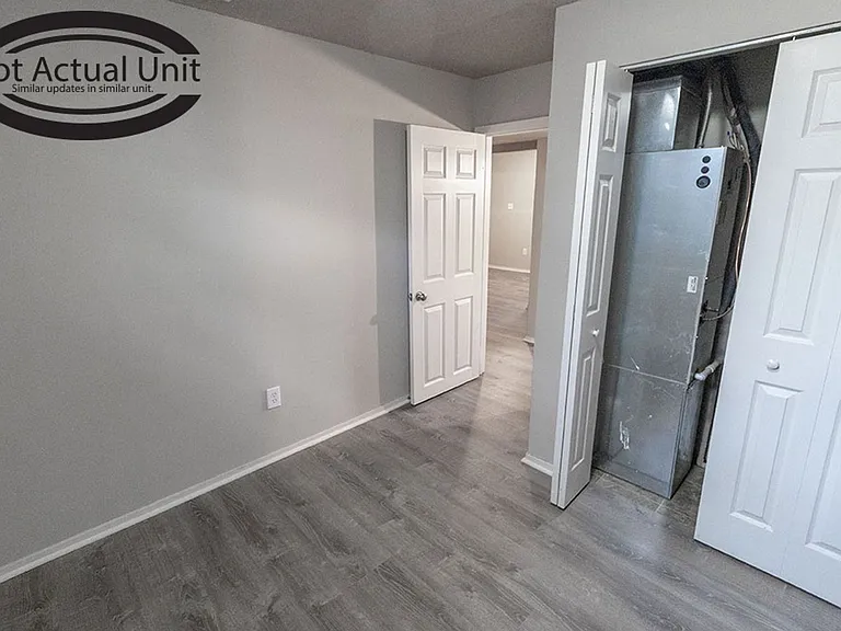 211 Wheaton Ct — Photo 28