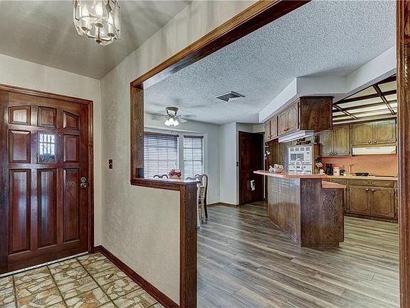 4th image of 4809 Del Crest Dr