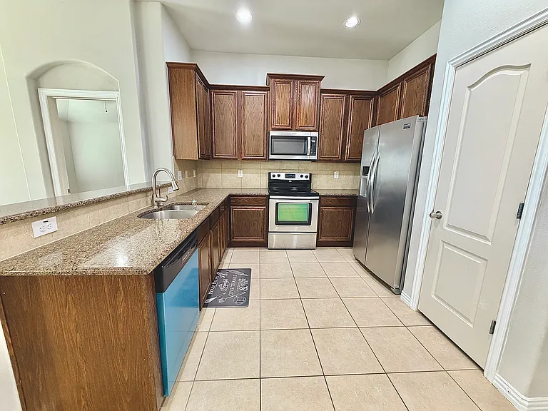 980 Bridle Bit Dr — Photo 6