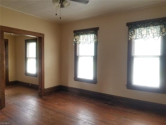 5th image of 3101 Plum St
