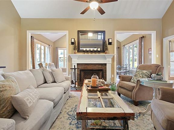 4th image of 7134 Creekwood Dr