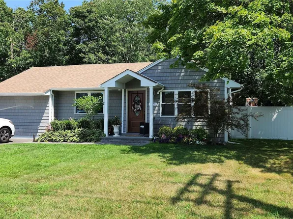 1091 Courtland Drive, Bay Shore, NY 11706