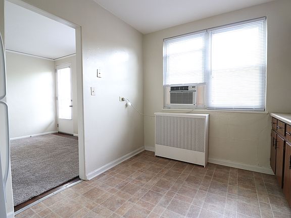 5th image of 16 Chalmers Ln