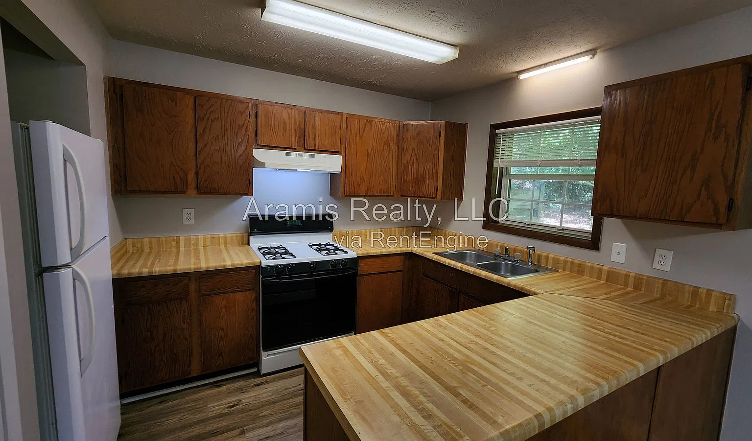 2 bed, 2.5 bath, 1280 sqft, $1,350 — Photo 4
