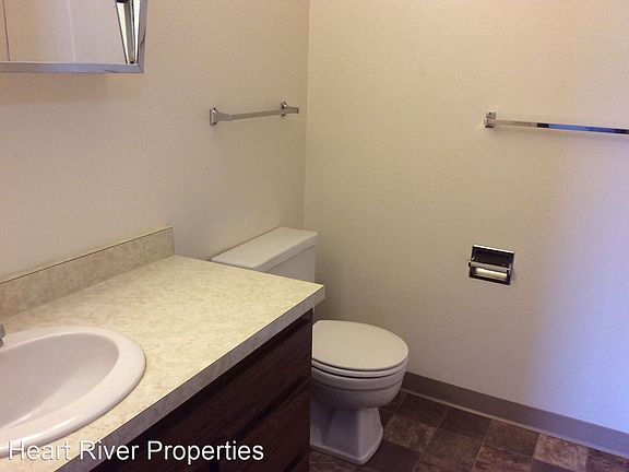 4th image of 1678 Prairie Ave #17