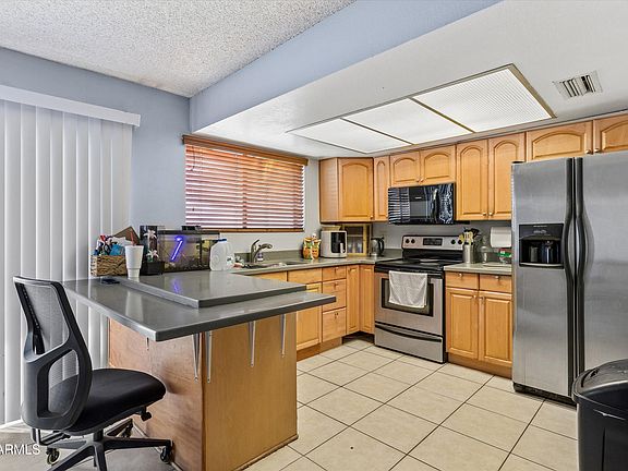 3rd image of 2842 E BECK Lane #4