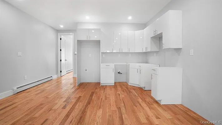 Sold by WW Realty Group | media 6