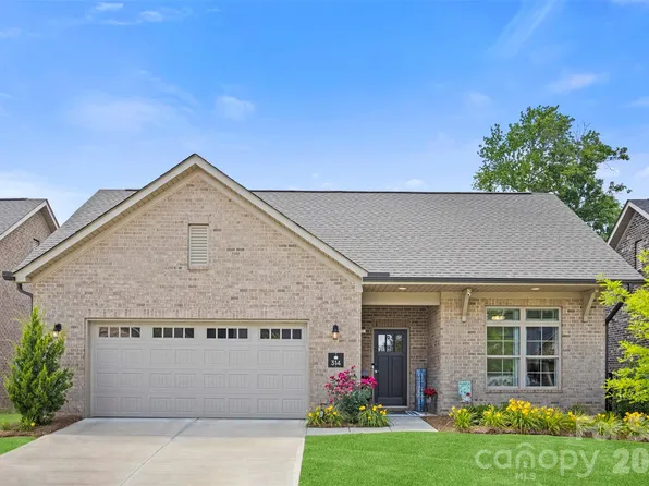 314 Lifestyle Ct, Gastonia, NC 28056