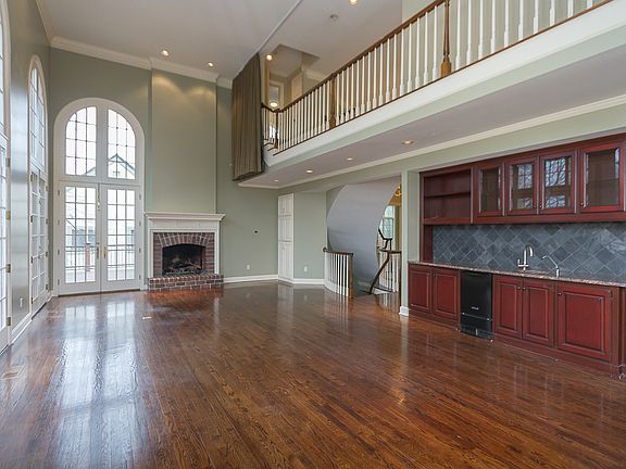 5th image of 5236 Mercier St