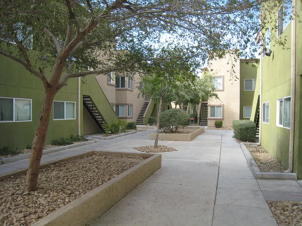 1844 N Decatur Blvd #204