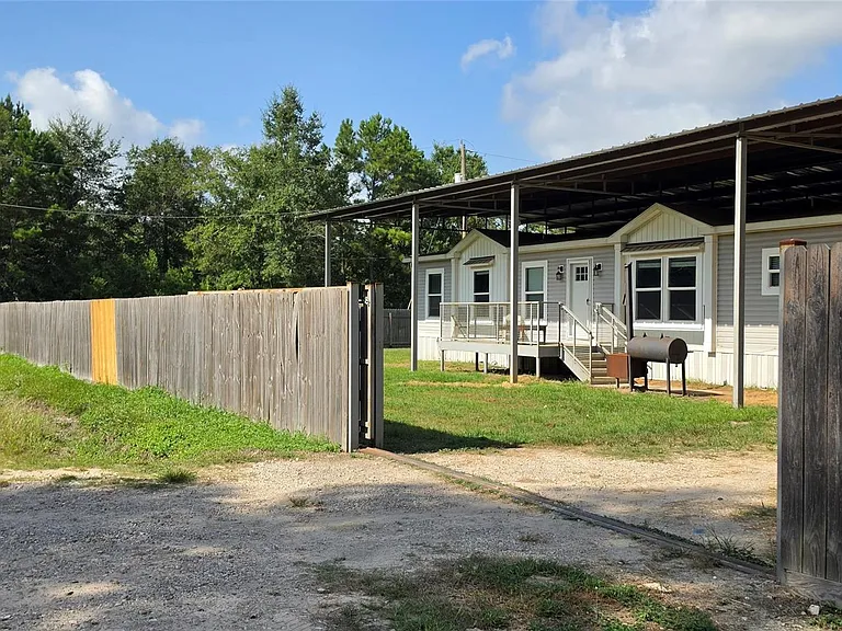 2571 Lee Turner Rd — Photo 3