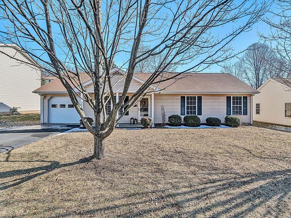 3rd image of 3374 Village Ct