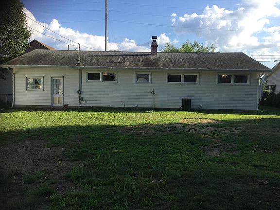 4th image of 743 Beech Ln NW