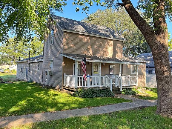 3rd image of 105 N Clark St