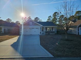407 Ridgeway Dr, Sneads Ferry, NC 28460