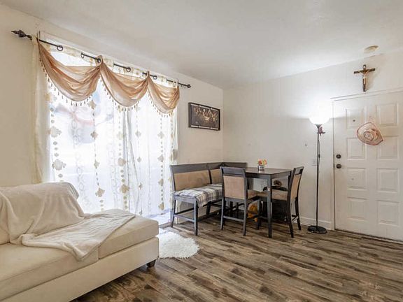 4th image of 11150 Glenoaks Blvd Unit 101