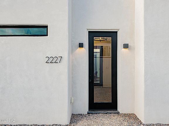 5th image of 2227 E Helen St