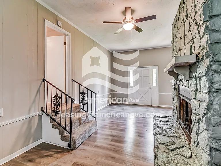 1465402_006_wm_-_living_room_13146941.jpg