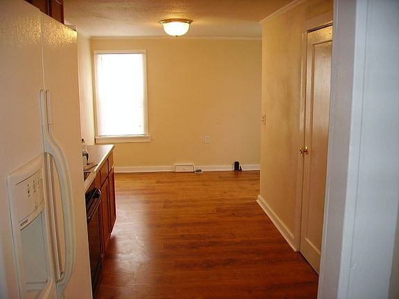 3rd image of 211 W 78th Ter