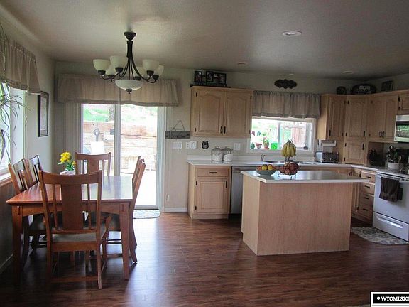 5th image of 2421 Highland Ct