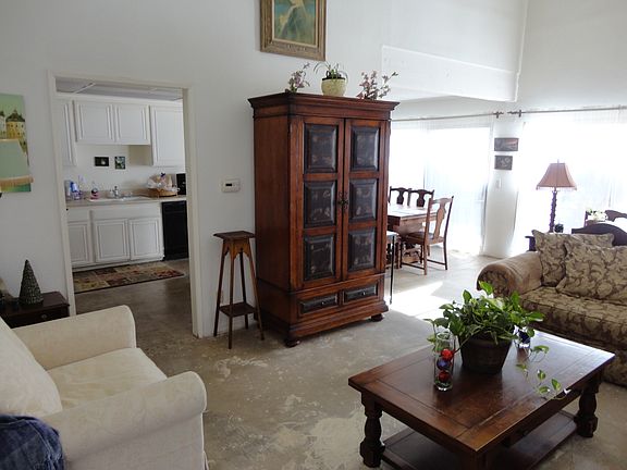 3rd image of 1850 Galway Ln