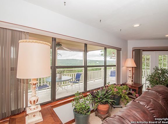 5th image of 3506 Summit Dr