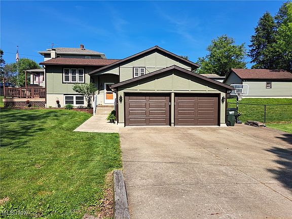 4th image of 205 Lincoln Ln