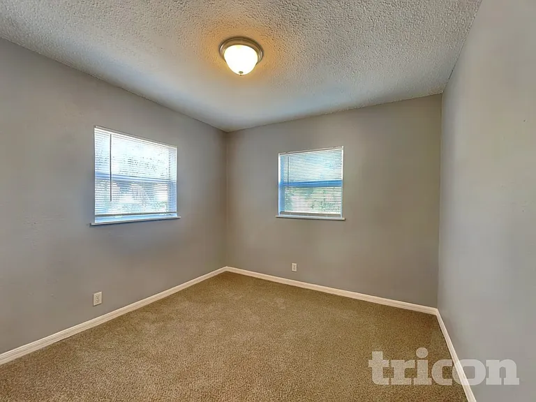 4118 W La Salle St — Photo 9