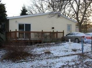 8146 Ivy St, Dexter, IA 50070