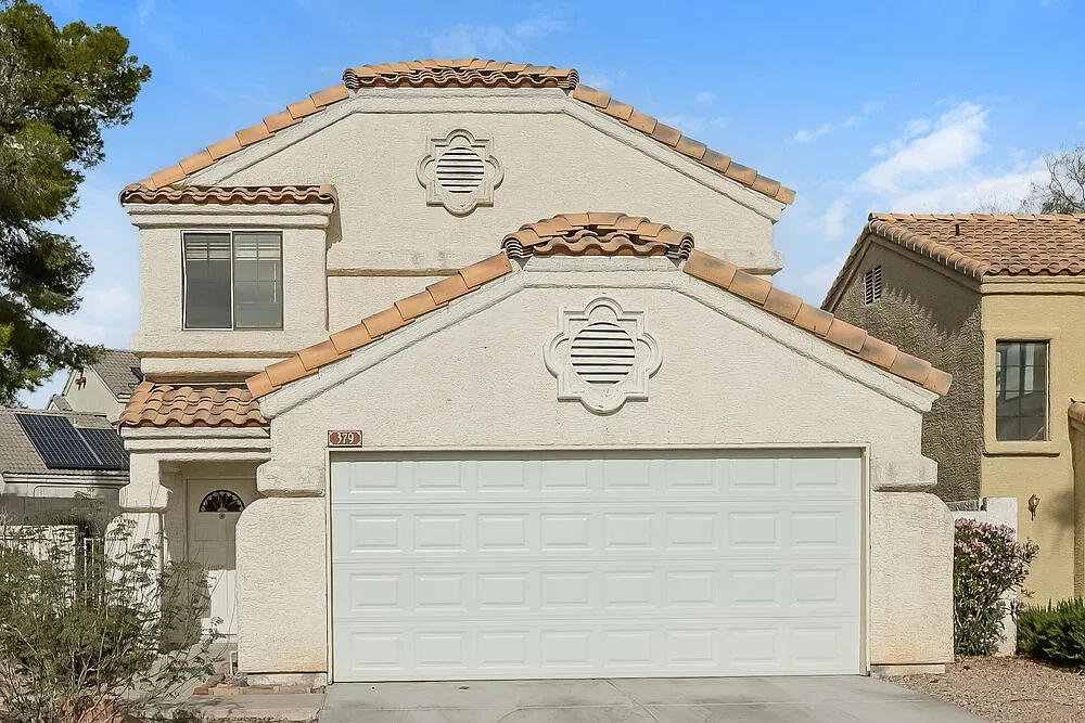 4 bed, 2.5 bath, 2096 sqft, $2,700 — Photo 1