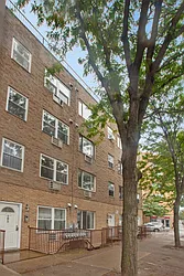 189 Woodpoint Road in East Williamsburg