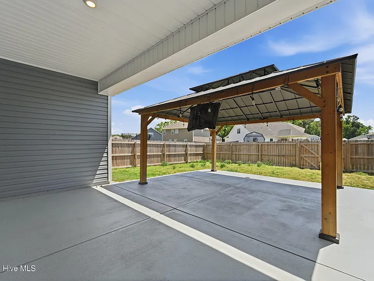 755 Greenwich Pl — Photo 46