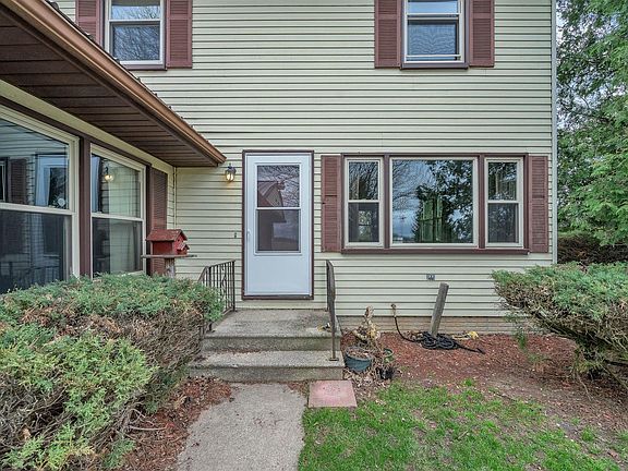 4th image of 5391 E Grand River Ave