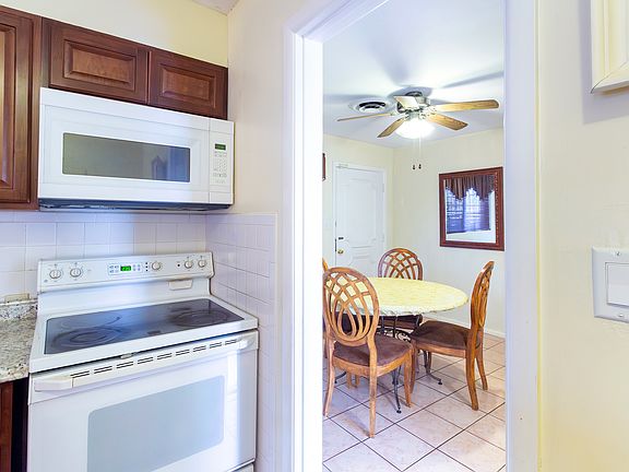 4th image of 1181 W Quinta Canada #6