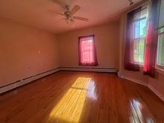 4 bed, 2.0 bath, 1000 sqft, $1,850 — Photo 2