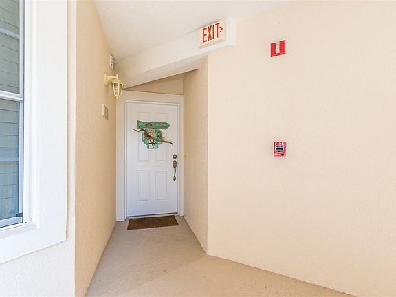 4th image of 33 Comares Ave Unit 305