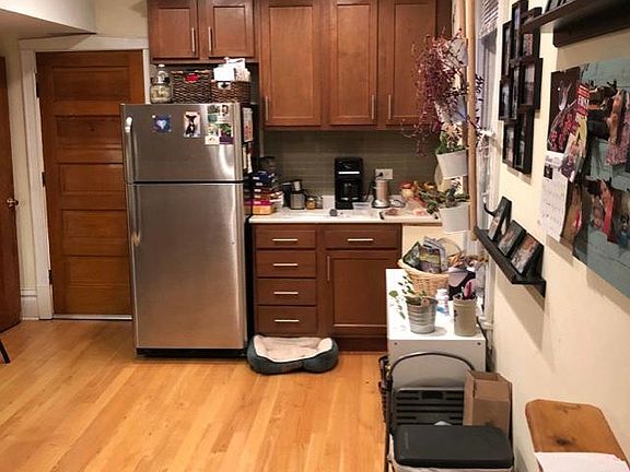 3rd image of 2550 W Carmen Ave