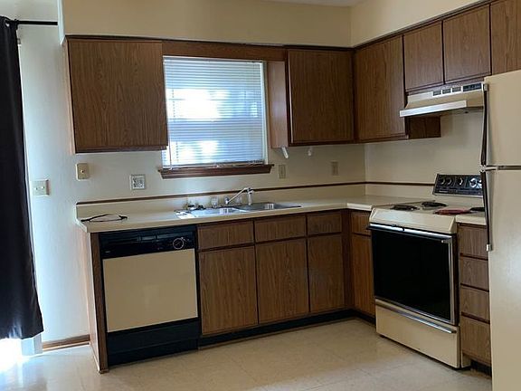 5th image of 203 NW Waterwheel Ct