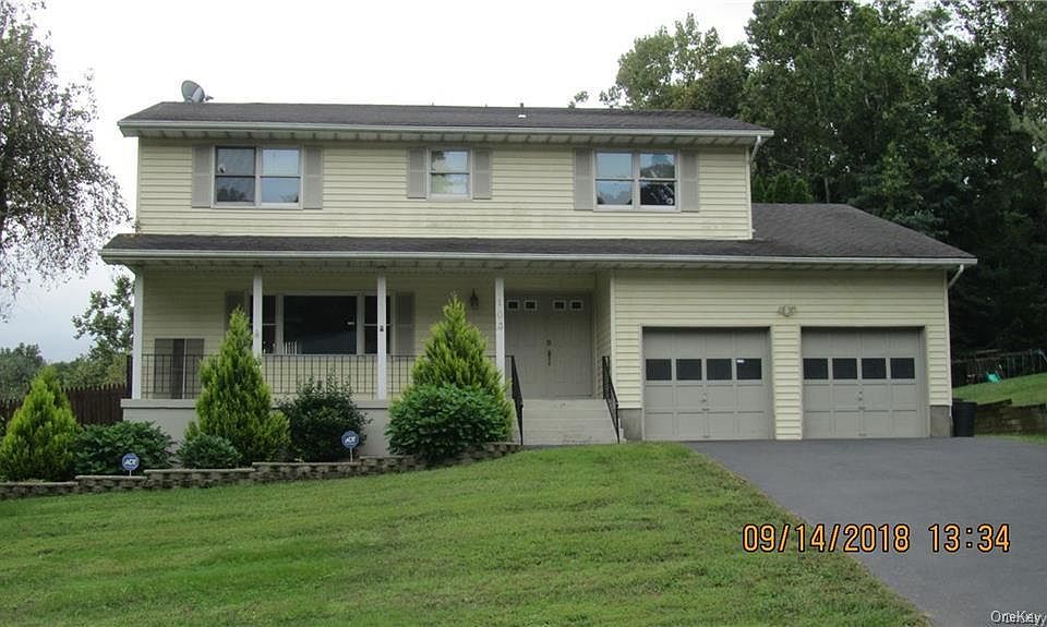 1st image of 103 Shaker Ct N