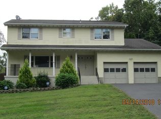 103 Shaker Ct N, New Windsor, NY 12553