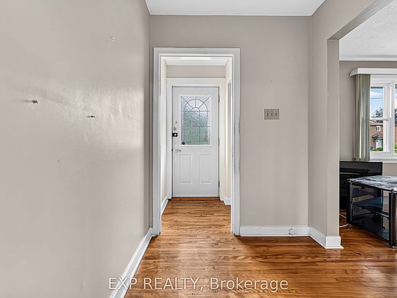 4th image of 1613 Queensdale Ave