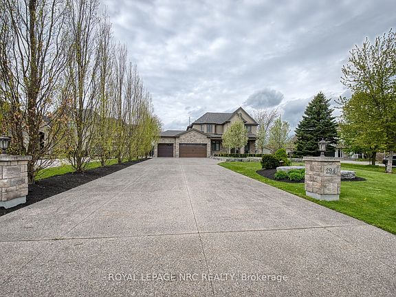 3rd image of 294 Tanbark Rd