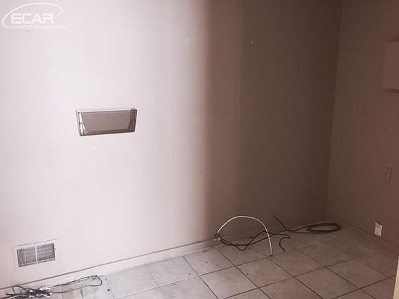 4th image of 2040 Garland Ave