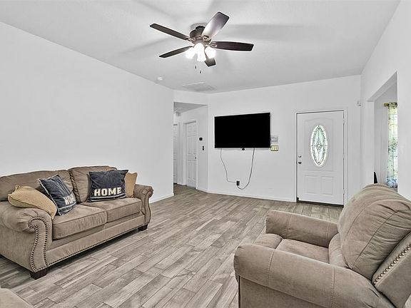5th image of 10811 Royal Forest Drive