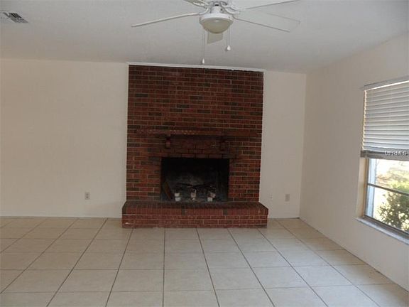3rd image of 1742 Oak St