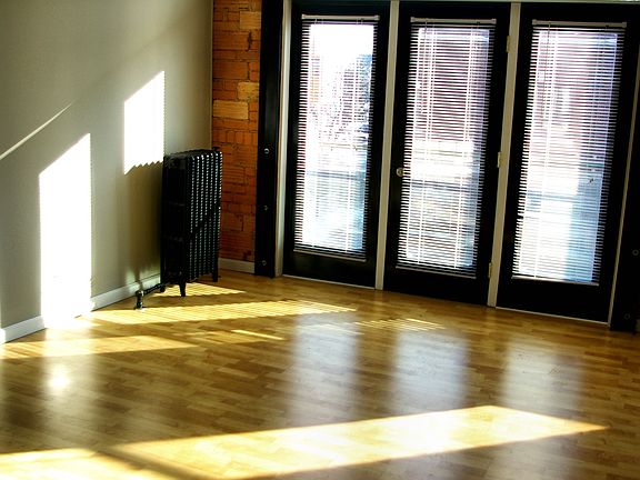 4th image of 310 W 6th St APT 104