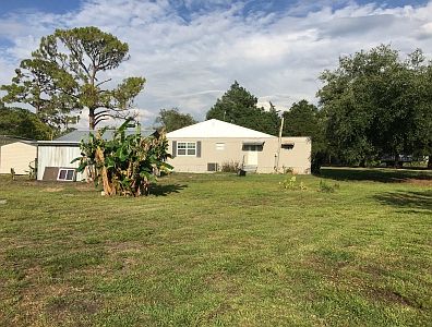 5th image of 610 River Dr