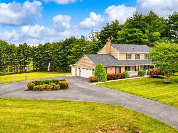 10017 Blue Banner Dr, Germantown, MD 20876