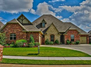 1500 Glenmere Ct, Edmond, OK 73003